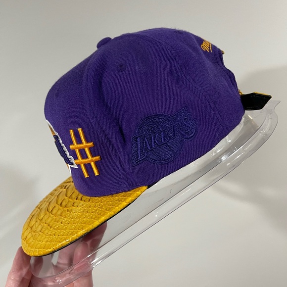 Just Don x Been Trill x Mitchell & Ness
NBA Los Angeles Lakers Snakeskin Hat - Picture 13 of 14